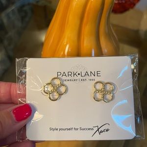 Clover Earrings Gold